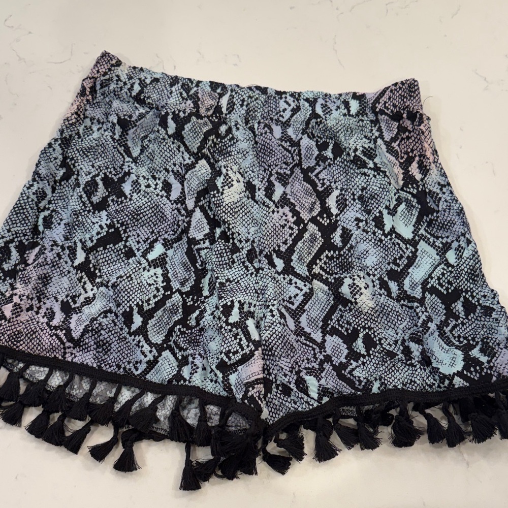 Stylish Black and Blue Patterned Women's Shorts
